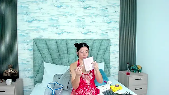 ShanelEvans online show from September 2025 06:52:02 PM