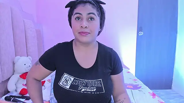 AndreaSweet2 online show from September 2025 07:47:02 PM