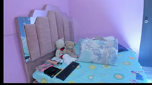 AndreaSweet2 online show from September 2025 07:28:01 PM