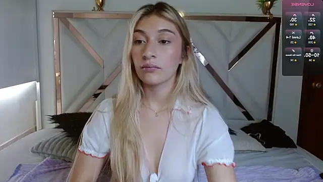 Snapshot of SophiaaLee chatting on November 2025 04:46:01 PM SophiaaLee online show from November 2025 04:46:01 PM