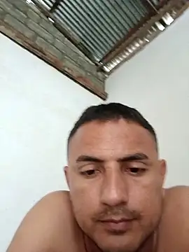 Geral Yeraldyn09 online show from December 2025 08:40:01 PM