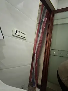 crhong666 online show from January 2026 12:47:01 AM