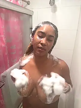 LuckyKhloe online show from September 2025 01:24:01 PM