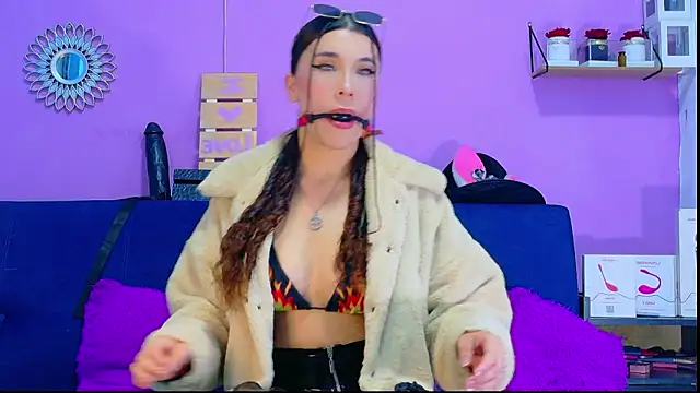 Snapshot of CristalRose chatting on January 2026 10:35:01 PM CristalRose online show from January 2026 10:35:01 PM