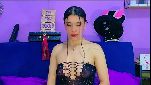 Snapshot of CristalRose chatting on February 2026 04:49:01 PM CristalRose online show from February 2026 04:49:01 PM