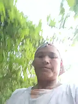 Snapshot of Love-Mama33 chatting on October 2025 10:27:01 AM Love-Mama33 online show from October 2025 10:27:01 AM