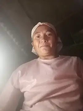 Snapshot of Love-Mama33 chatting on October 2025 02:39:02 AM Love-Mama33 online show from October 2025 02:39:02 AM