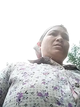 Snapshot of Love-Mama33 chatting on November 2025 12:44:01 AM Love-Mama33 online show from November 2025 12:44:01 AM