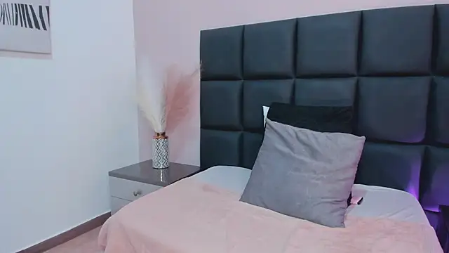 AelinDuvalier online show from October 2025 06:53:01 PM