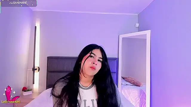 Emma  clark  online show from November 2025 12:27:02 PM