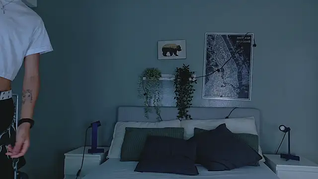 Nickifox   online show from December 2025 07:29:02 PM