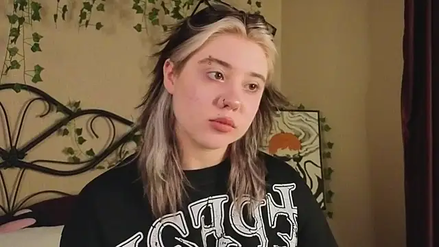 IrisSoCute online show from October 2025 07:54:01 AM