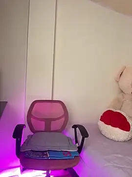 Snapshot of Zara_Bel chatting on February 2026 06:20:02 PM Zara Bel online show from February 2026 06:20:02 PM