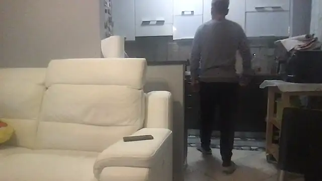 Axl hot online show from October 2025 08:05:01 PM