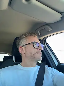 Axl hot online show from April 2026 03:21:02 PM