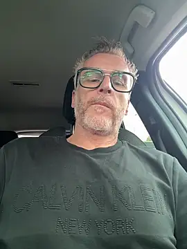 Snapshot of Axl_hot chatting on June 2026 03:51:02 PM Axl hot online show from June 2026 03:51:02 PM