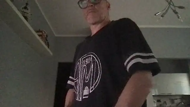 Snapshot of Axl_hot chatting on June 2026 06:41:01 PM Axl hot online show from June 2026 06:41:01 PM