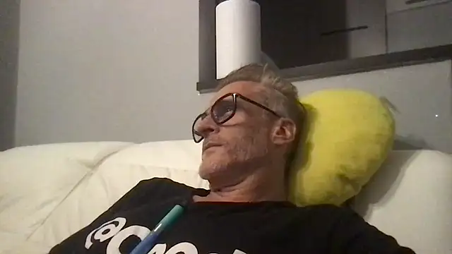Snapshot of Axl_hot chatting on July 2026 07:40:02 PM Axl hot online show from July 2026 07:40:02 PM