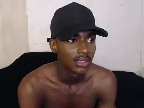 Snapshot of brihansexx chatting on February 2026 05:04:01 AM brihansexx online show from February 2026 05:04:01 AM