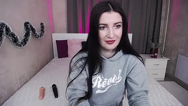 EvelinCuper online show from January 2026 06:17:01 AM