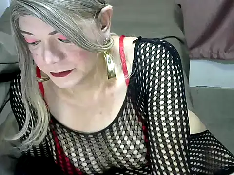 Snapshot of CREAMY_BANANA chatting on October 2025 10:48:02 AM CREAMY BANANA online show from October 2025 10:48:02 AM