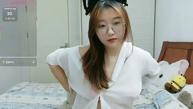 Snapshot of sisi-maiden chatting on November 2025 12:51:01 PM sisi-maiden online show from November 2025 12:51:01 PM