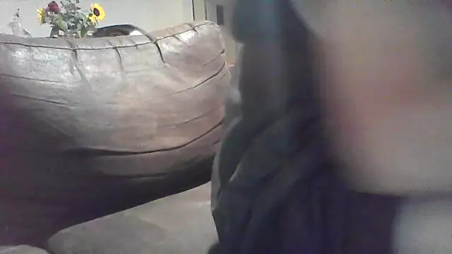 Snapshot of davv28 chatting on September 2025 04:50:01 AM davv28 online show from September 2025 04:50:01 AM