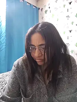 Avannay online show from October 2025 12:33:02 AM