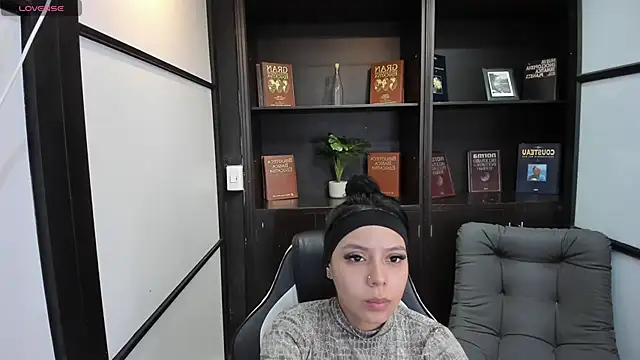 IvonnePrince  online show from October 2025 12:36:02 PM