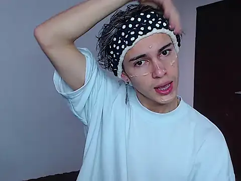 john vichenso online show from October 2025 10:01:01 PM