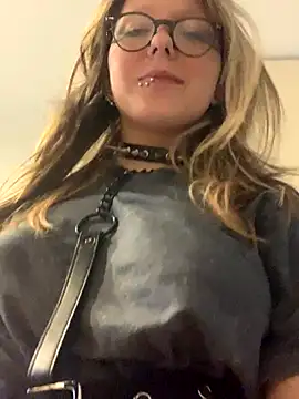 VesnaCrystal online show from December 2025 05:24:02 AM