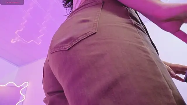 ZURY TAY online show from February 2026 11:43:02 AM