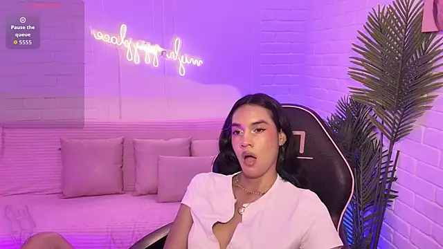 artemiss tay online show from November 2025 07:07:02 PM