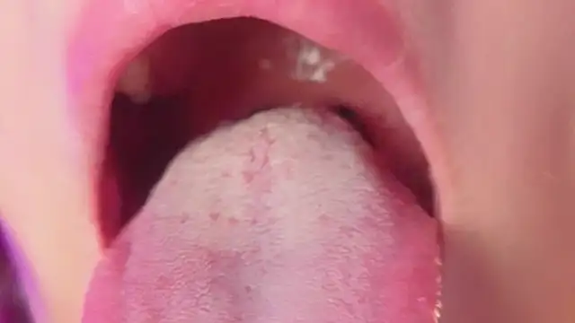 Snapshot of heiley_moon chatting on September 2025 12:10:01 PM heiley moon online show from September 2025 12:10:01 PM