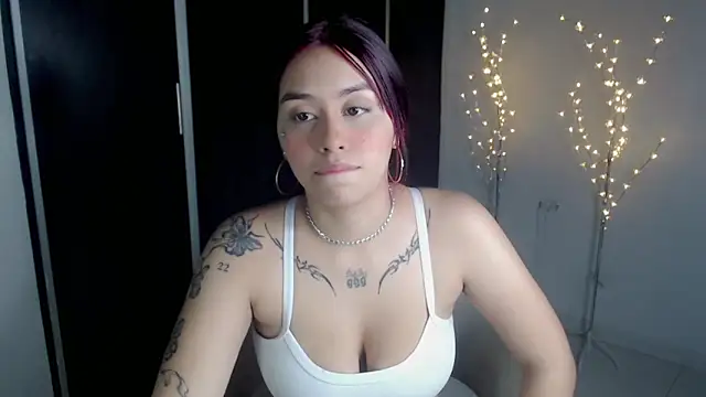 Snapshot of Darlyn_big chatting on November 2025 11:59:02 PM Darlyn big online show from November 2025 11:59:02 PM