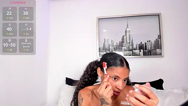 Snapshot of sarah_ashbourne chatting on November 2025 01:32:01 PM sarah ashbourne online show from November 2025 01:32:01 PM