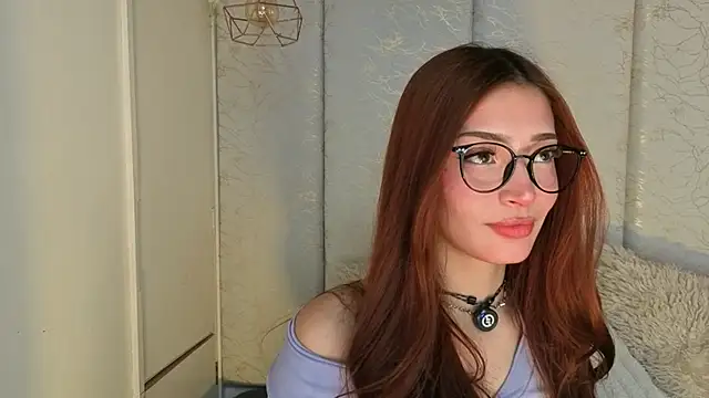 Snapshot of maddy1y_ chatting on May 2026 01:06:01 PM maddy1y online show from May 2026 01:06:01 PM