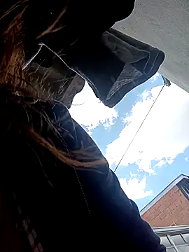 Lady 16 online show from November 2025 04:51:01 PM