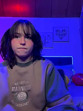 Eymmy 24 online show from November 2025 03:05:01 AM