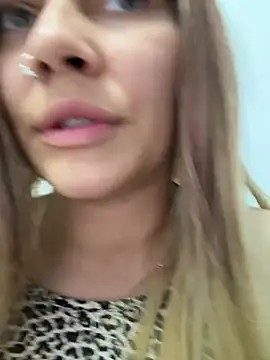 MiaKiittyy online show from June 2026 08:20:02 PM