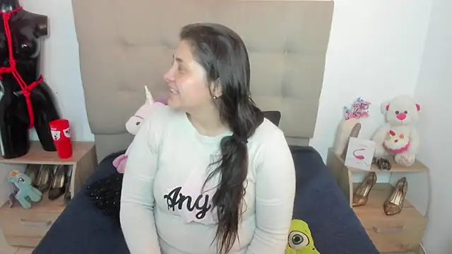 Snapshot of TifanyAmazinng chatting on November 2025 12:37:02 PM TifanyAmazinng online show from November 2025 12:37:02 PM