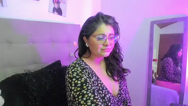 TifanyAmazinng online show from March 2026 01:28:01 PM