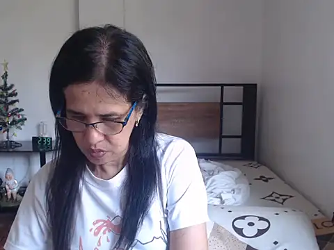 Prettysweetmum online show from April 2026 06:40:01 AM