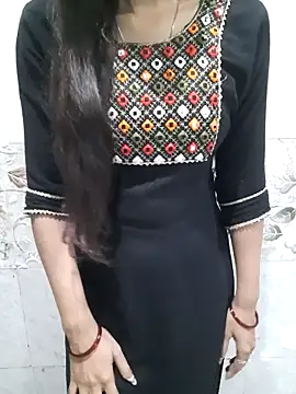 Aarti-kumri online show from February 2026 06:50:01 PM