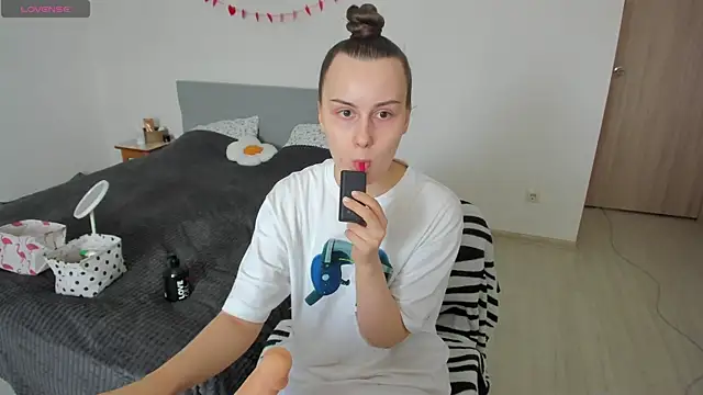 Snapshot of Kelly_Cartier chatting on February 2026 06:42:02 AM Kelly Cartier online show from February 2026 06:42:02 AM