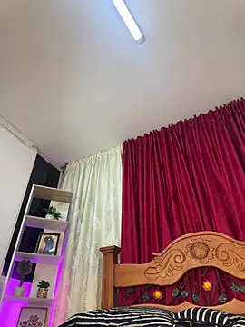 menna lee online show from April 2026 08:12:02 PM