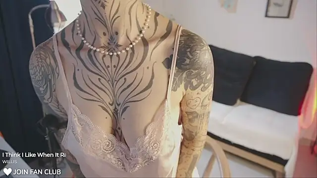 janne maybe online show from November 2025 03:02:01 PM