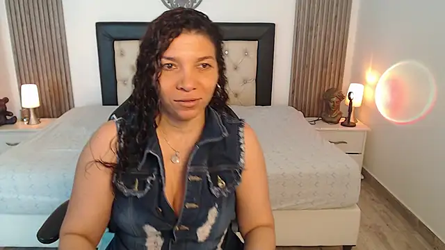 Serena Houstonn online show from December 2025 11:17:01 AM