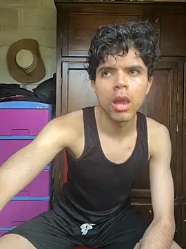 Snapshot of Axel-Mejia chatting on October 2025 07:03:01 PM Axel-Mejia online show from October 2025 07:03:01 PM