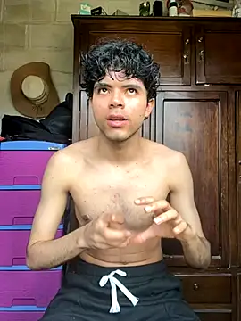 Snapshot of Axel-Mejia chatting on November 2025 07:15:02 PM Axel-Mejia online show from November 2025 07:15:02 PM